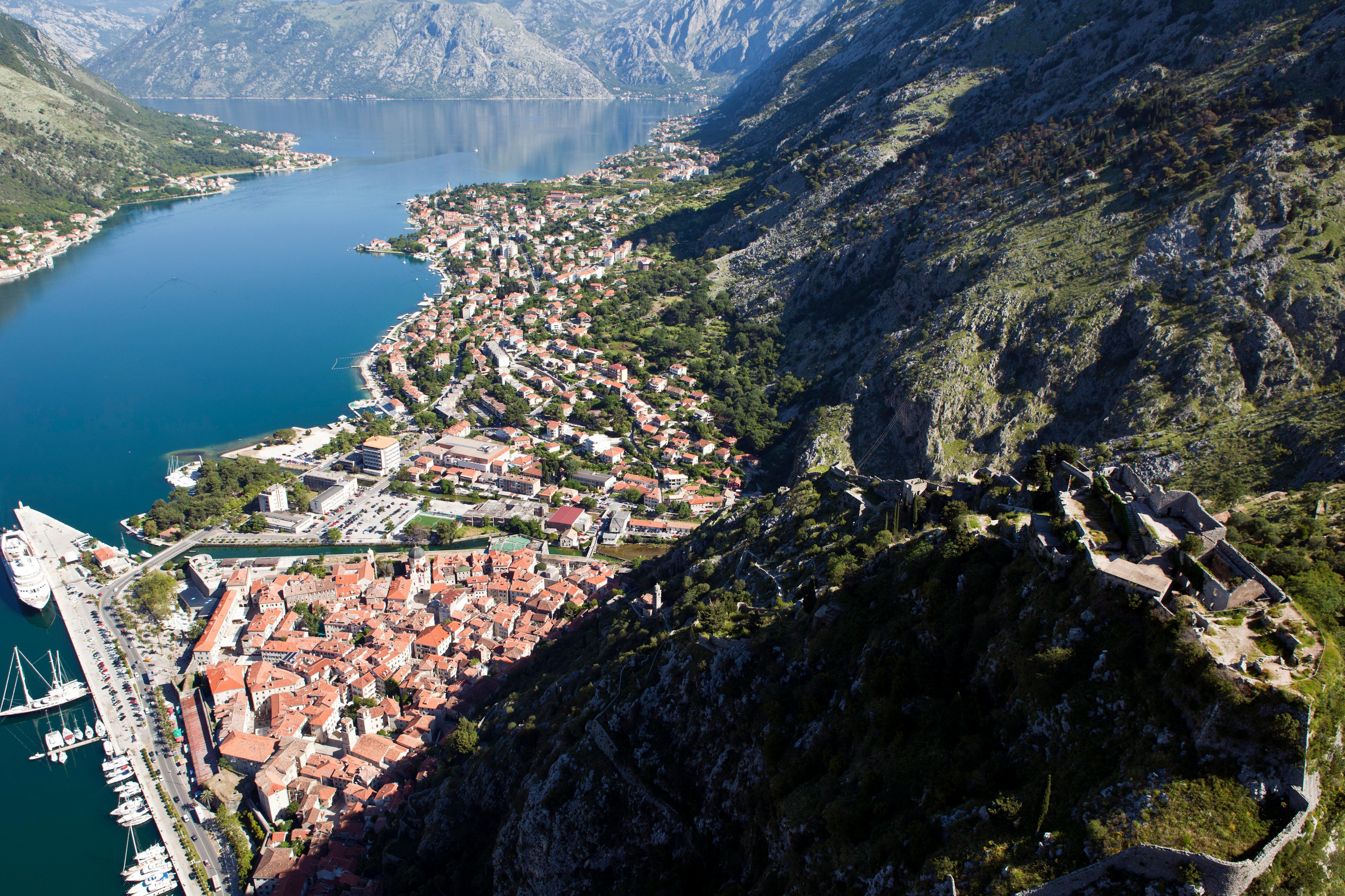 Regent Porto Montenegro ティヴァト エクステリア 写真 Aerial view of the town