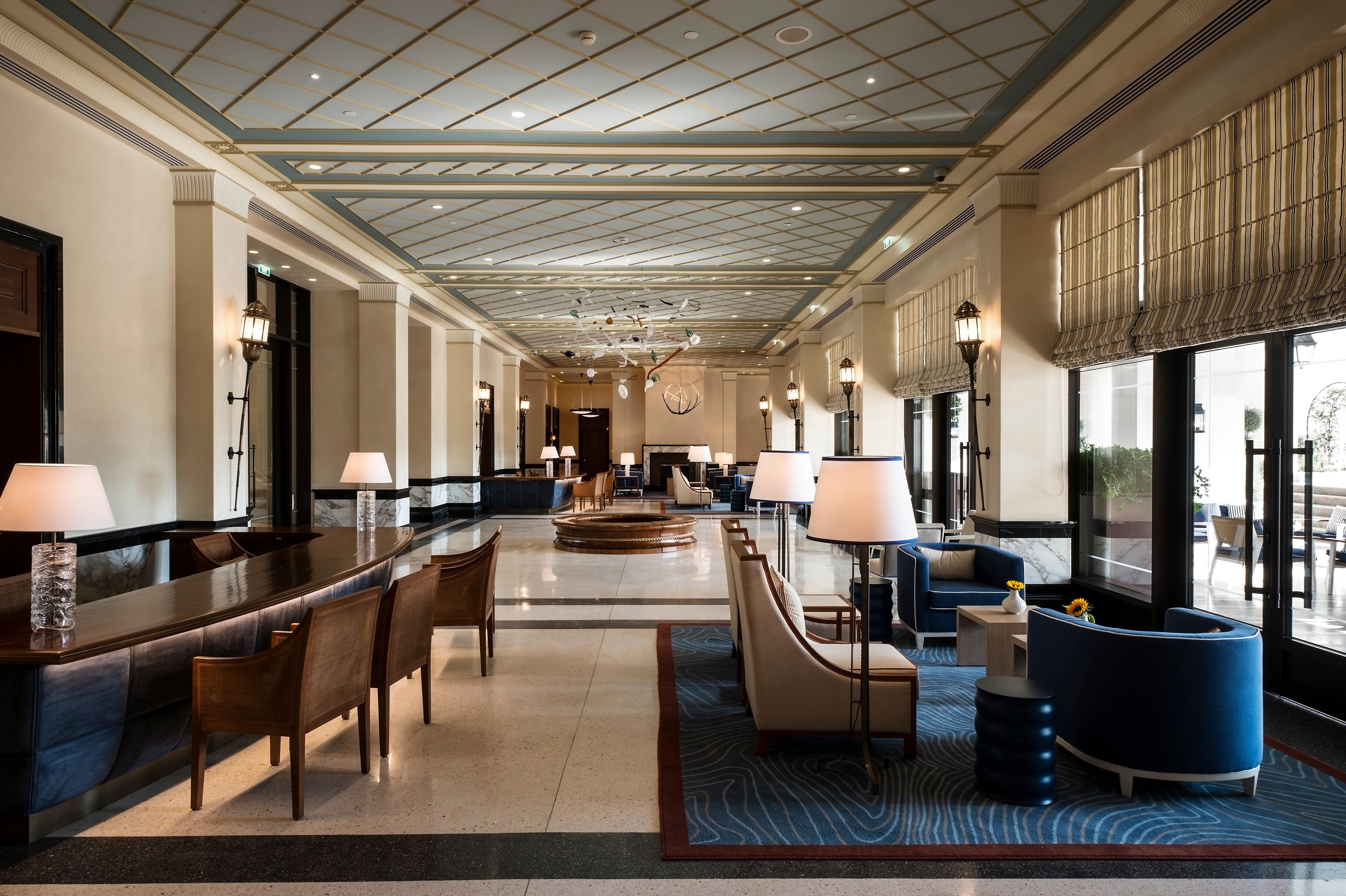 Regent Porto Montenegro ティヴァト エクステリア 写真 The lobby of the hotel