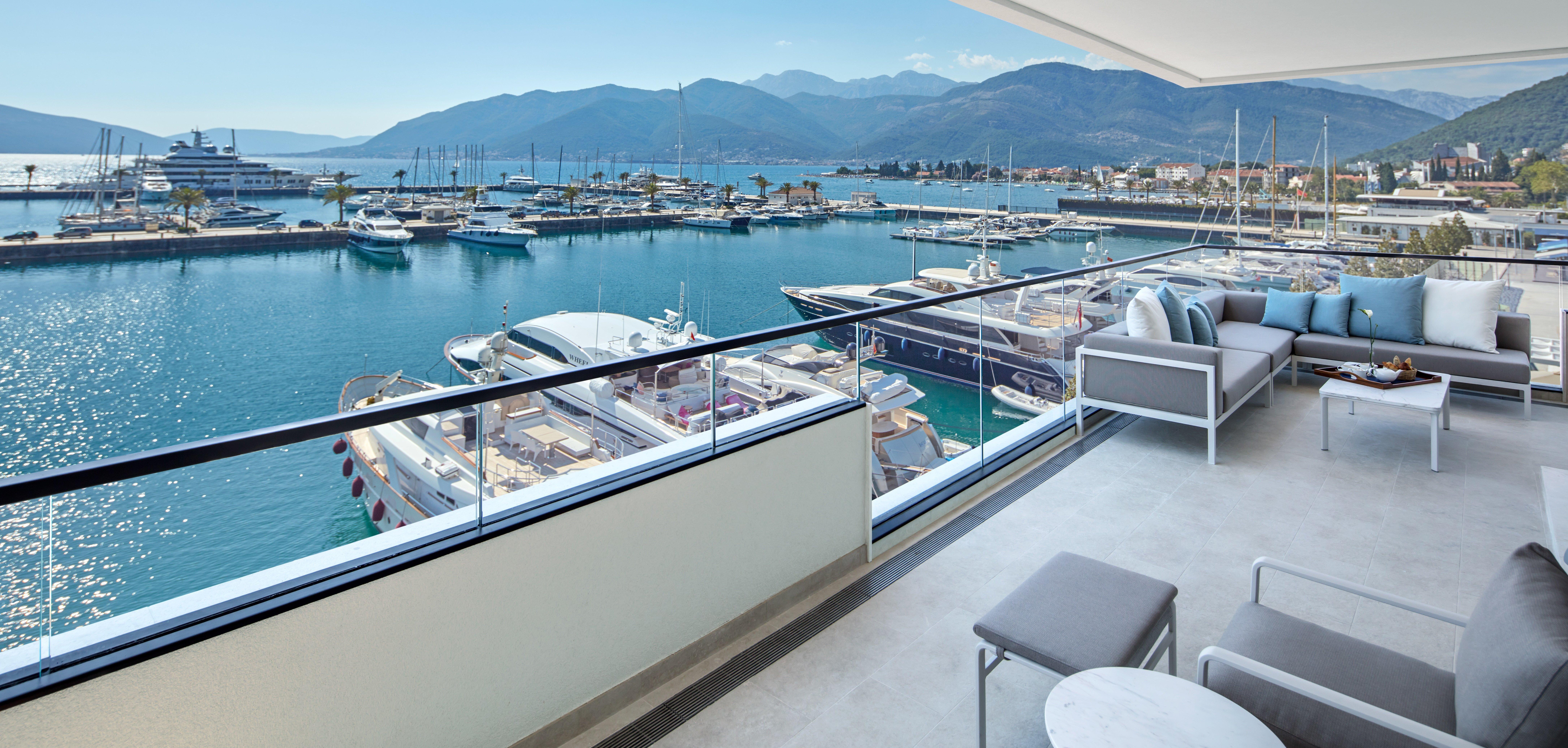 Regent Porto Montenegro ティヴァト エクステリア 写真 View from the hotel