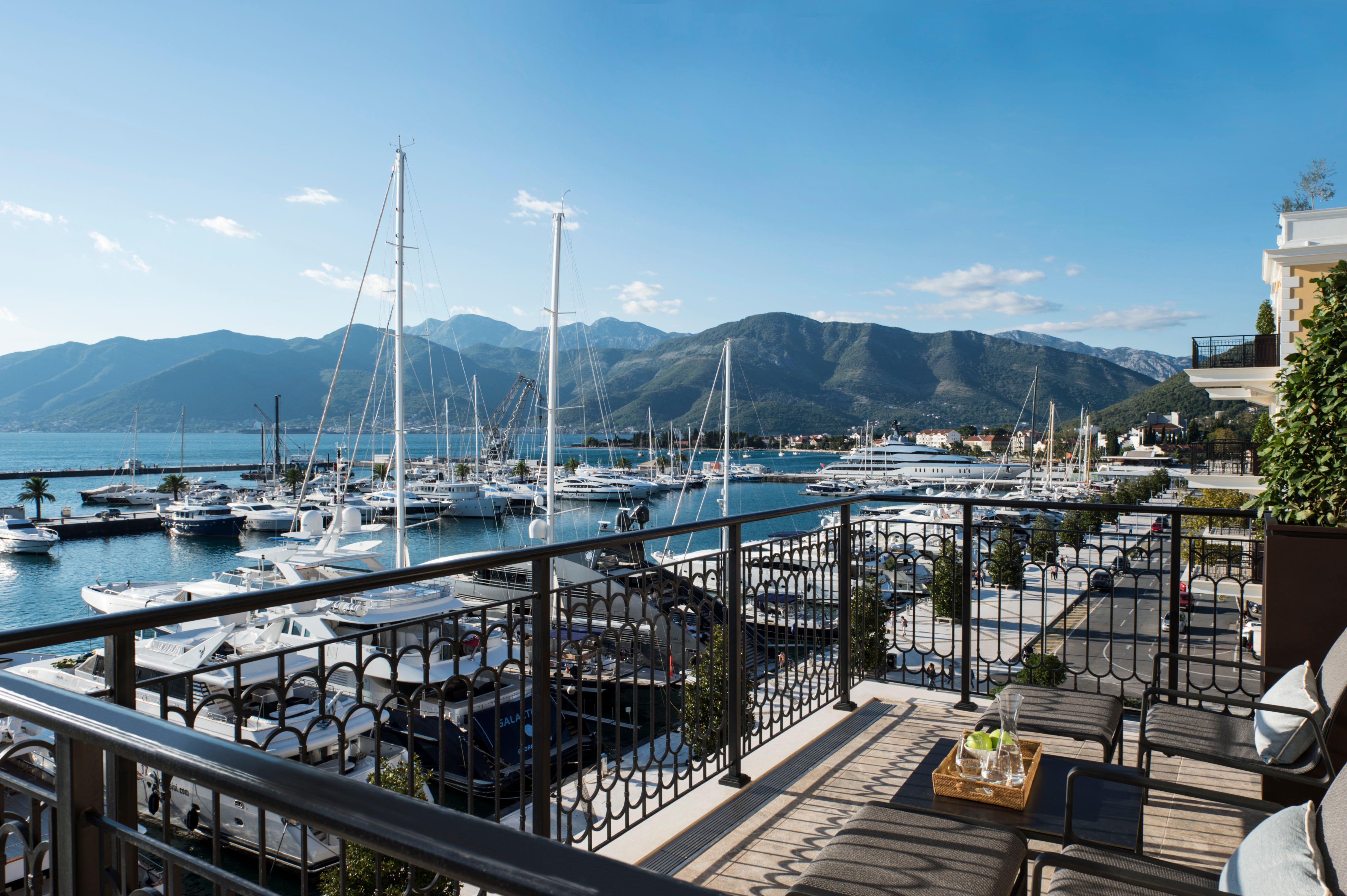 Regent Porto Montenegro ティヴァト エクステリア 写真 View of the port of Portoheli