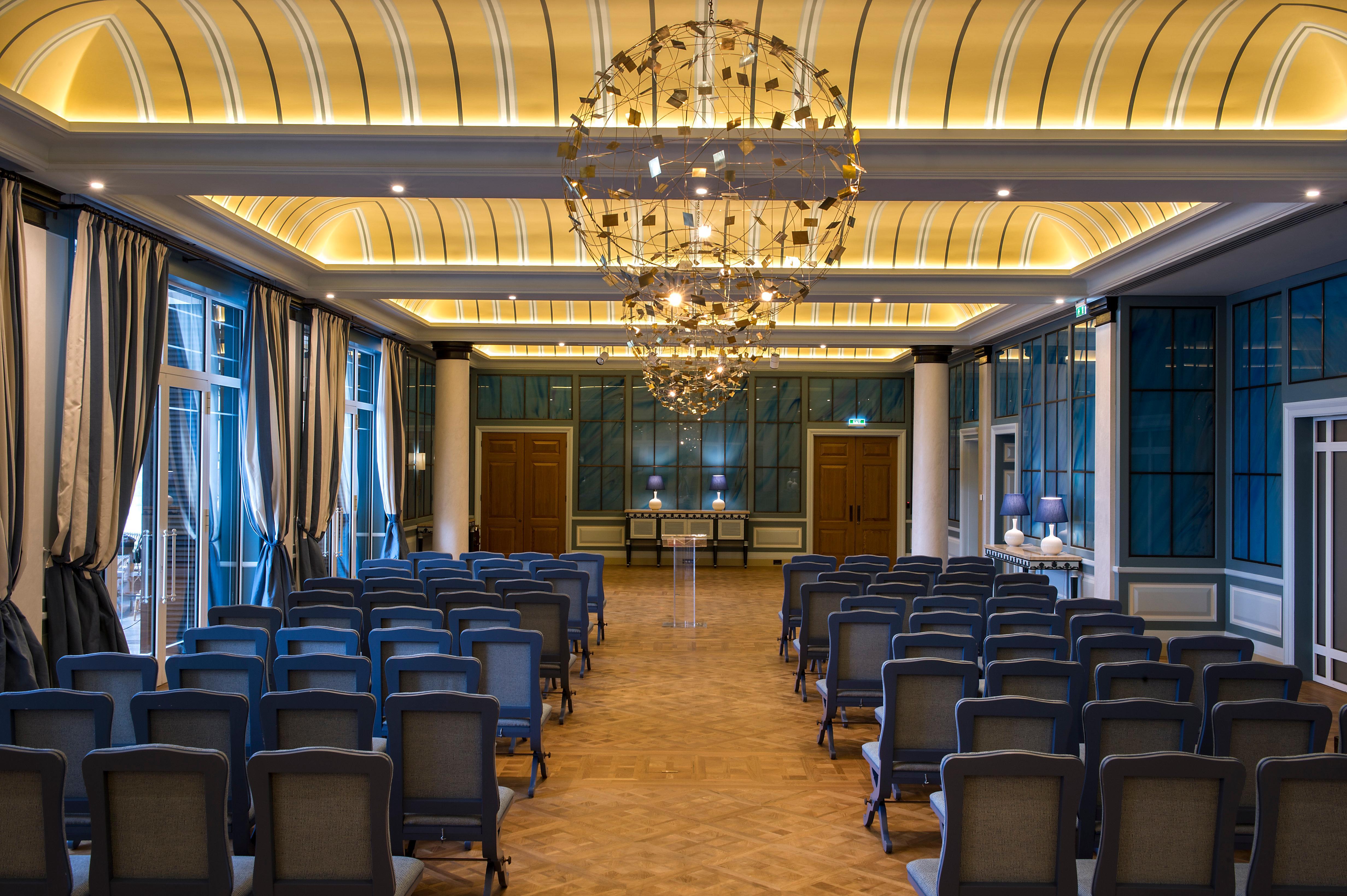 Regent Porto Montenegro ティヴァト エクステリア 写真 The interior of the German Academy of Sciences
