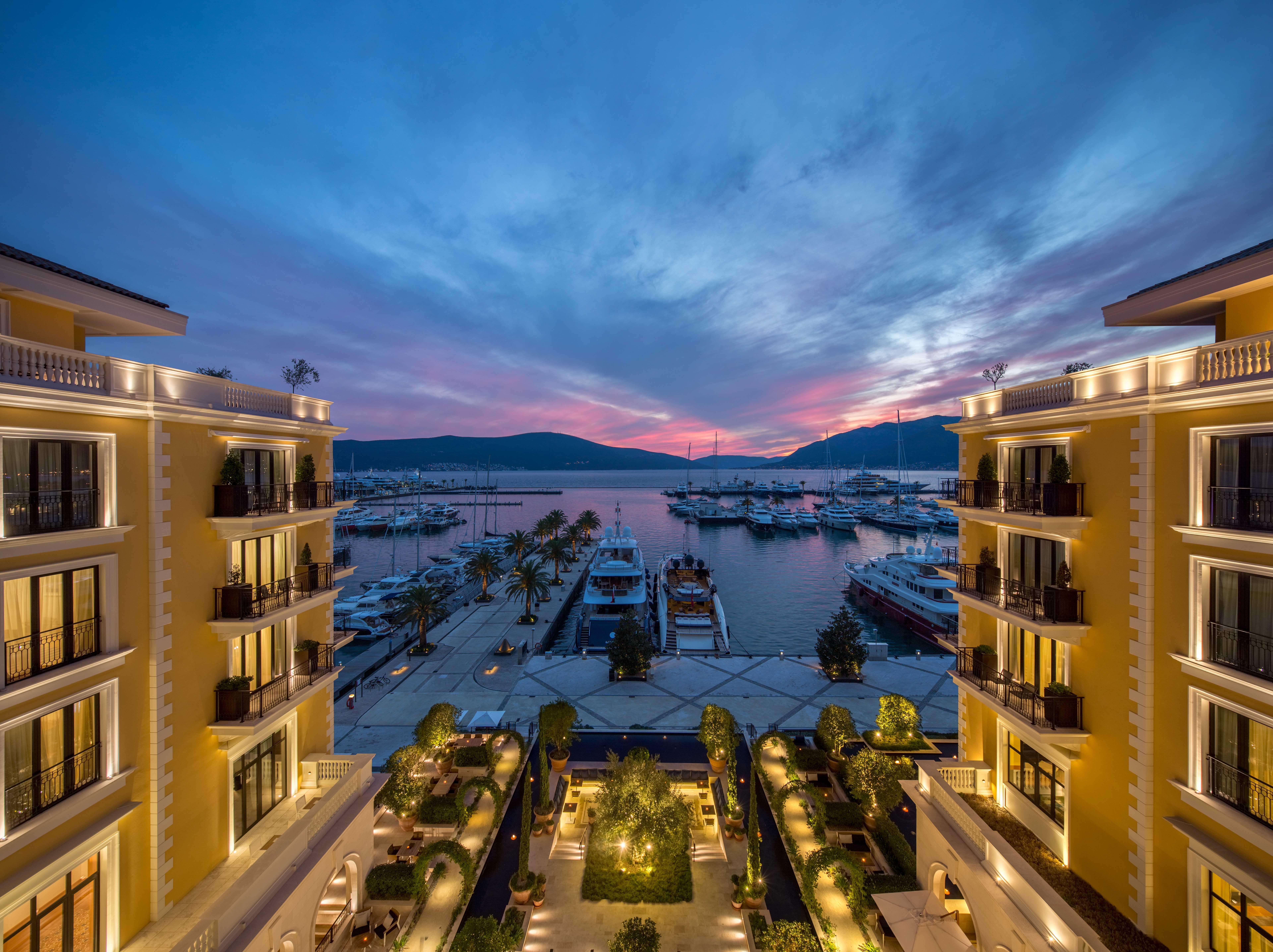 Regent Porto Montenegro ティヴァト エクステリア 写真 View of the port of Porto Cervo