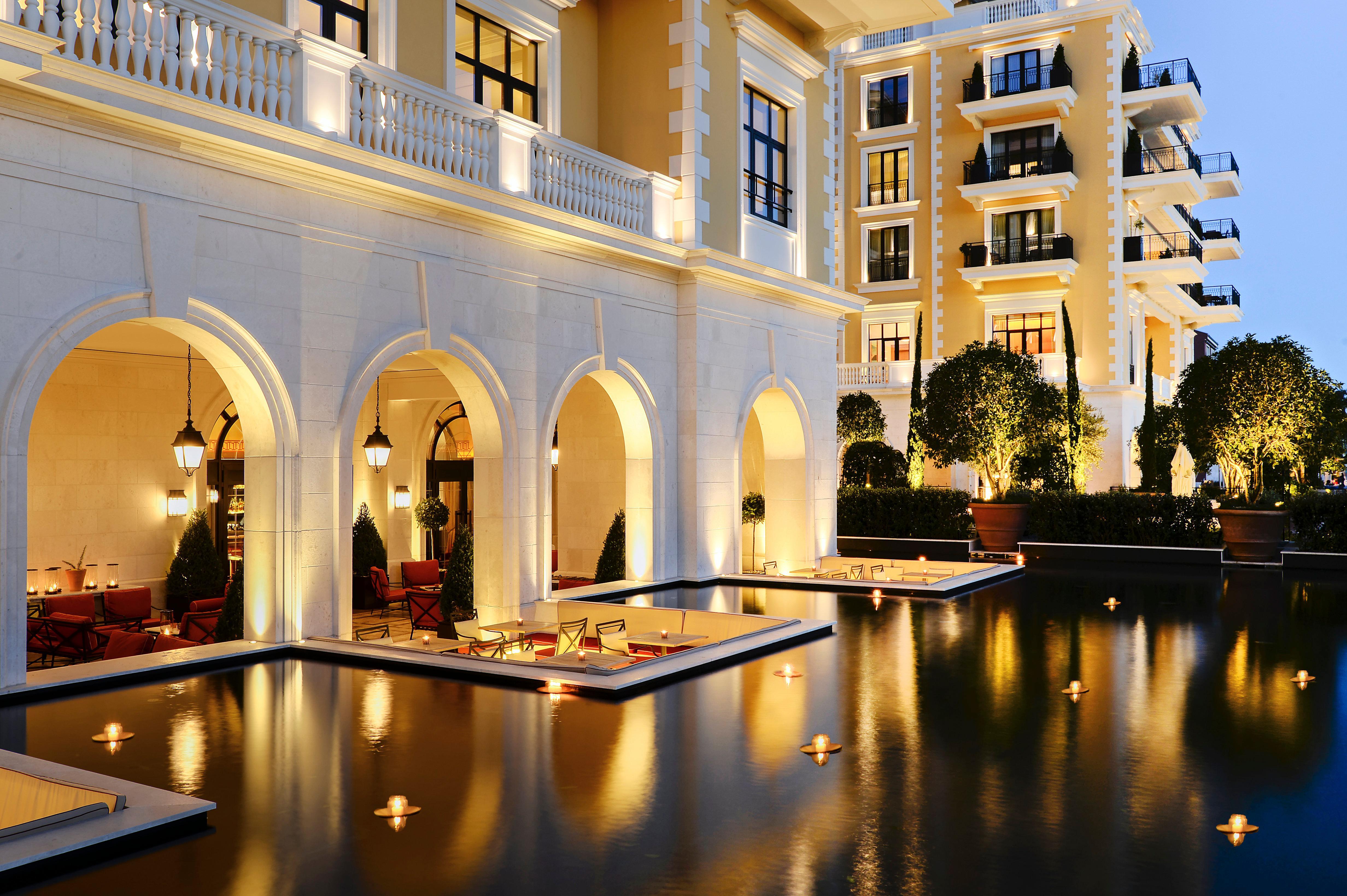 Regent Porto Montenegro ティヴァト エクステリア 写真 The E&O 87 Club