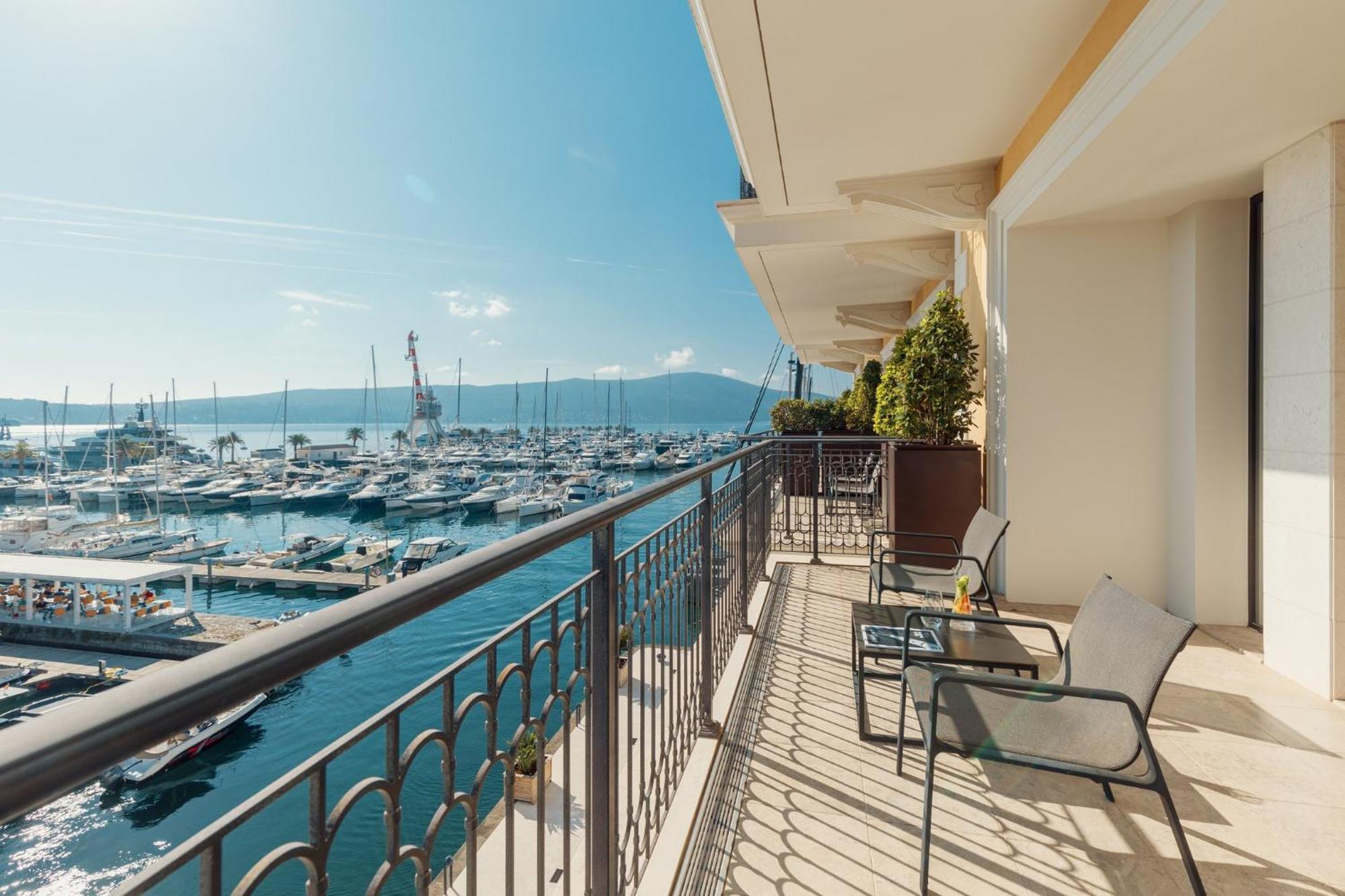 Regent Porto Montenegro ティヴァト エクステリア 写真 View from the hotel