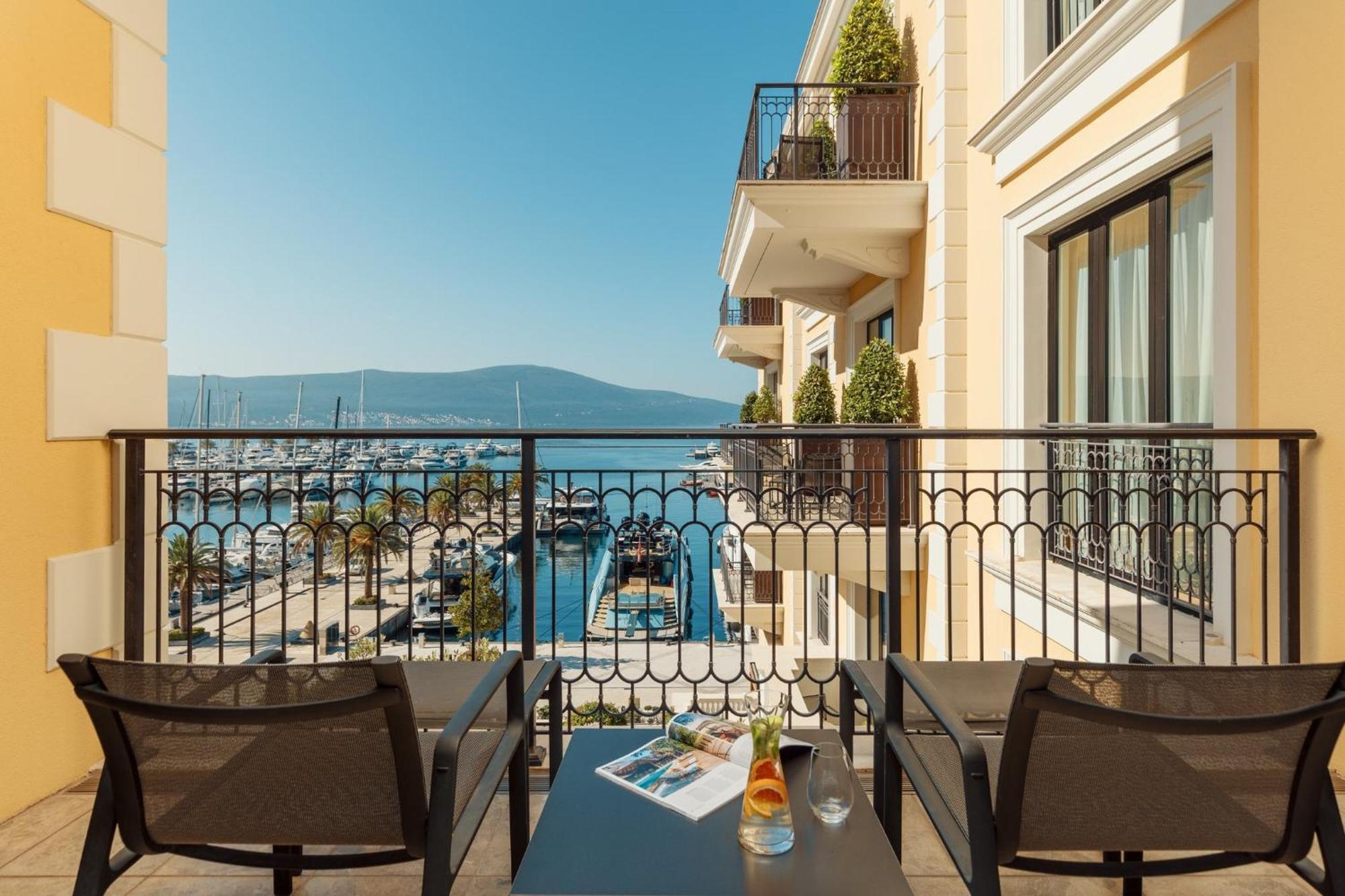 Regent Porto Montenegro ティヴァト エクステリア 写真 View from the hotel