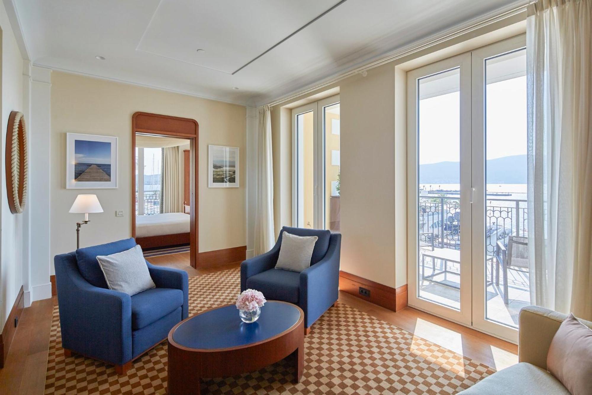 Regent Porto Montenegro ティヴァト エクステリア 写真 A suite at the InterContinental Geneva
