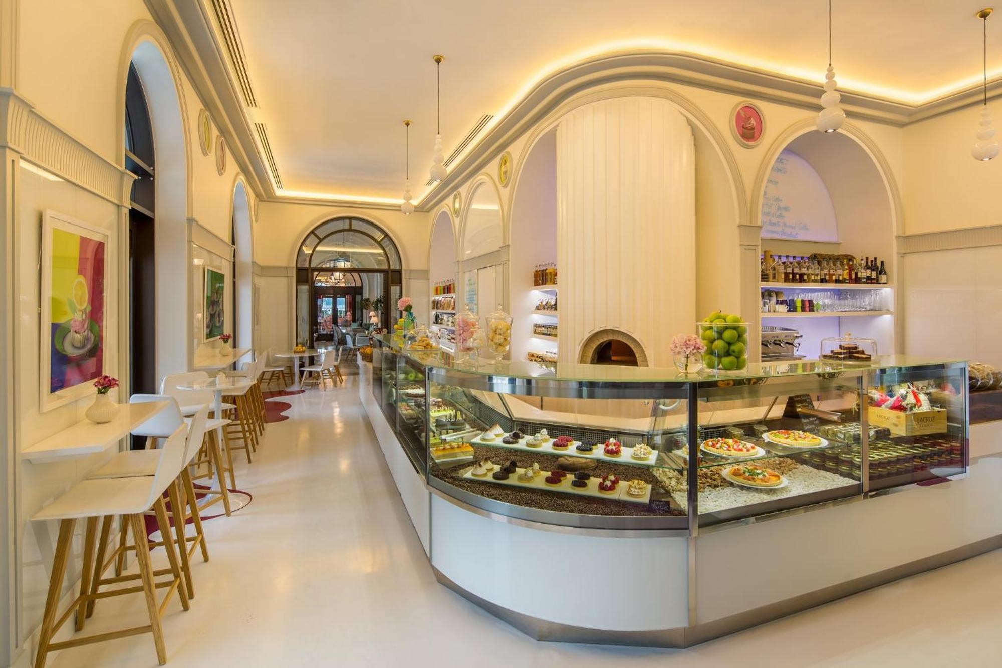 Regent Porto Montenegro ティヴァト エクステリア 写真 The interior of the restaurant