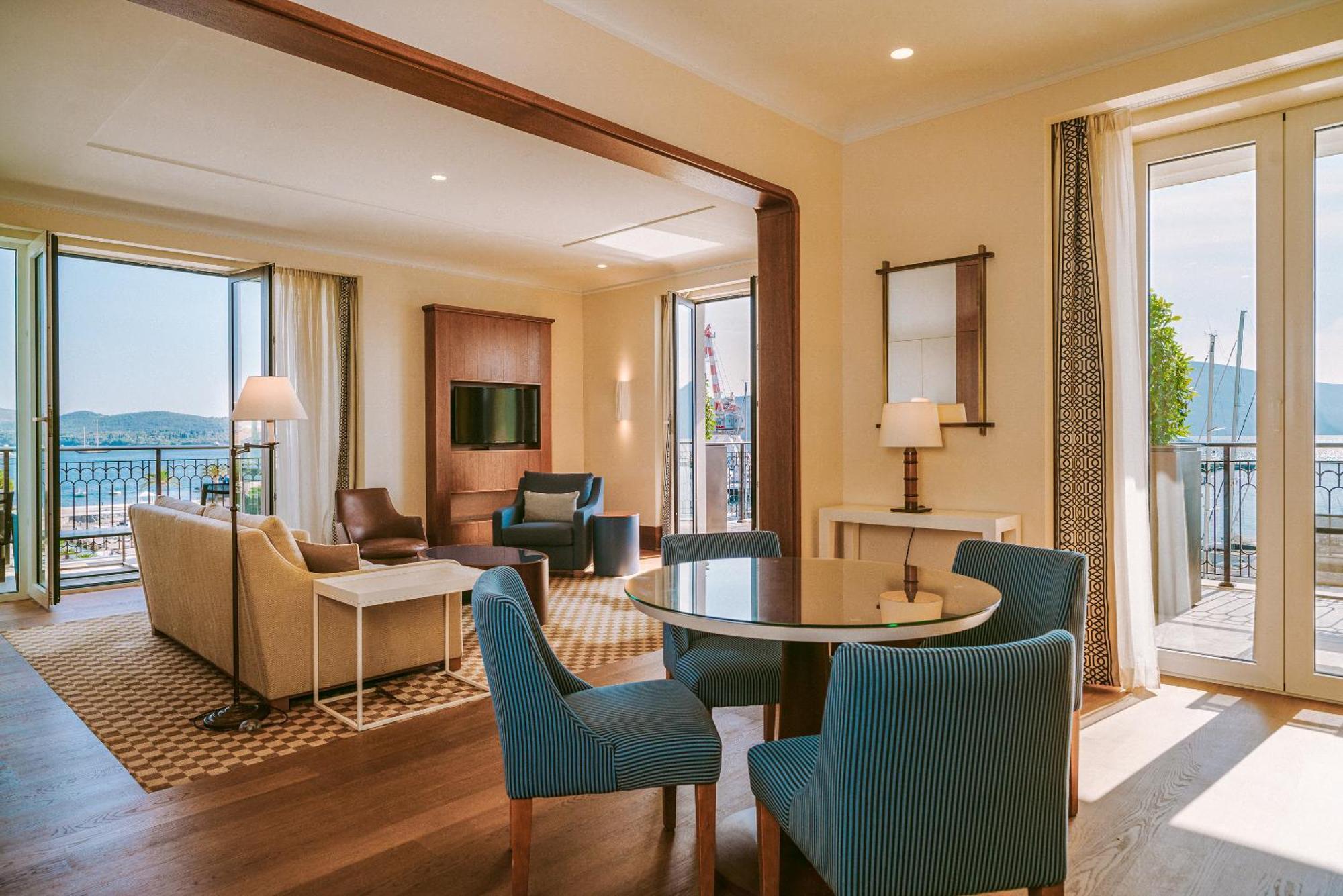 Regent Porto Montenegro ティヴァト エクステリア 写真 A suite at the InterContinental